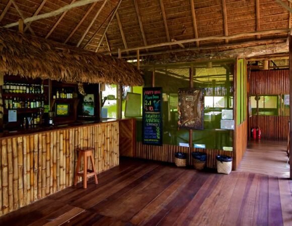 Macaw’s Clay Lick & Sandoval Lake 4D/3N